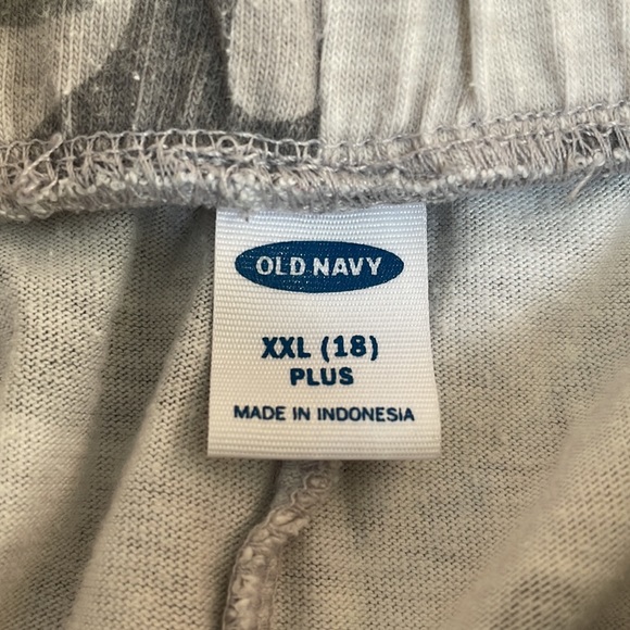 Camo old navy shorts - Picture 3 of 3